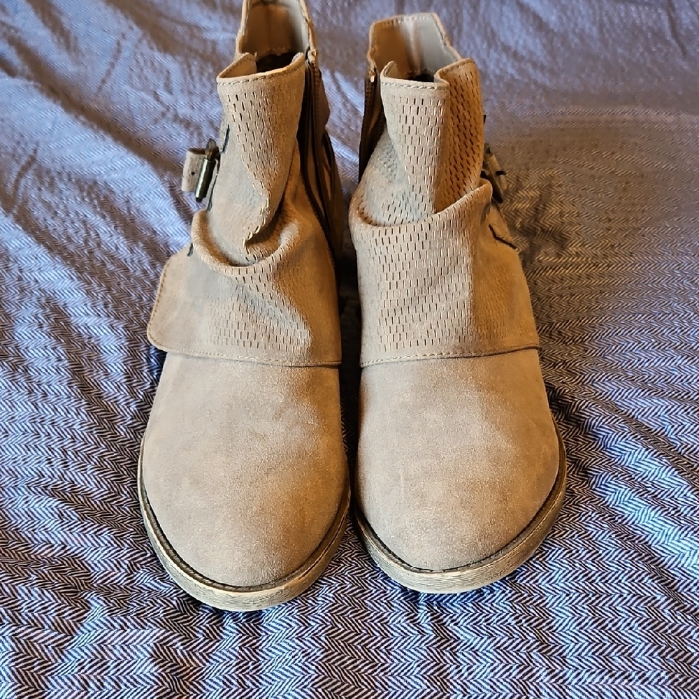 Womens Tan Ankle Boots